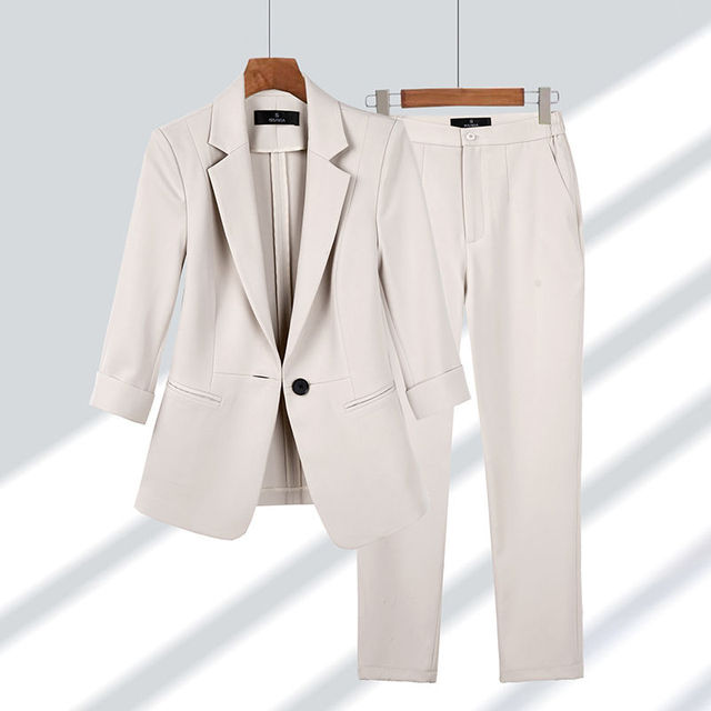 Giulia | Elegantes Set aus eng anliegenden Hosen und Blazer