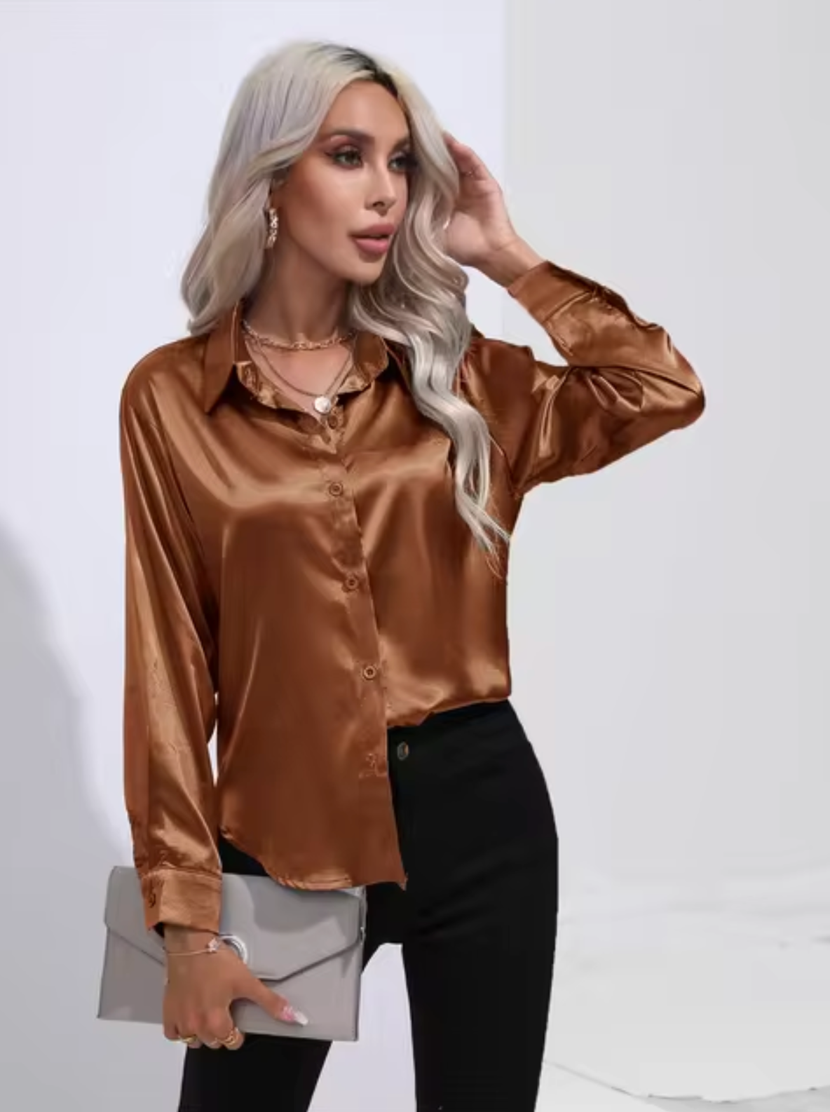 Doreen | Elegante Bluse aus Satin mit Charm