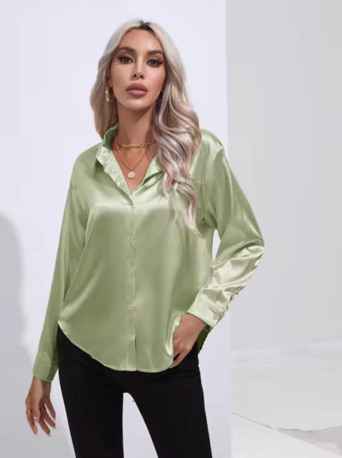 Doreen | Elegante Bluse aus Satin mit Charm