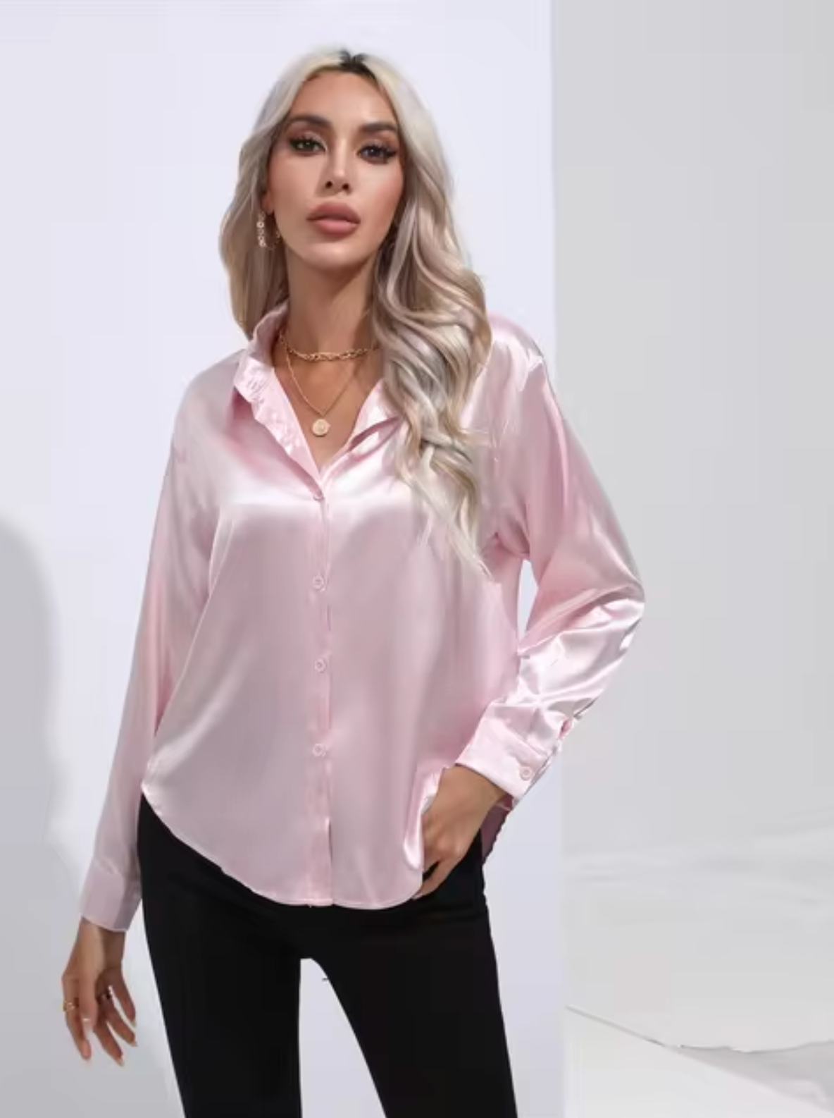 Doreen | Elegante Bluse aus Satin mit Charm
