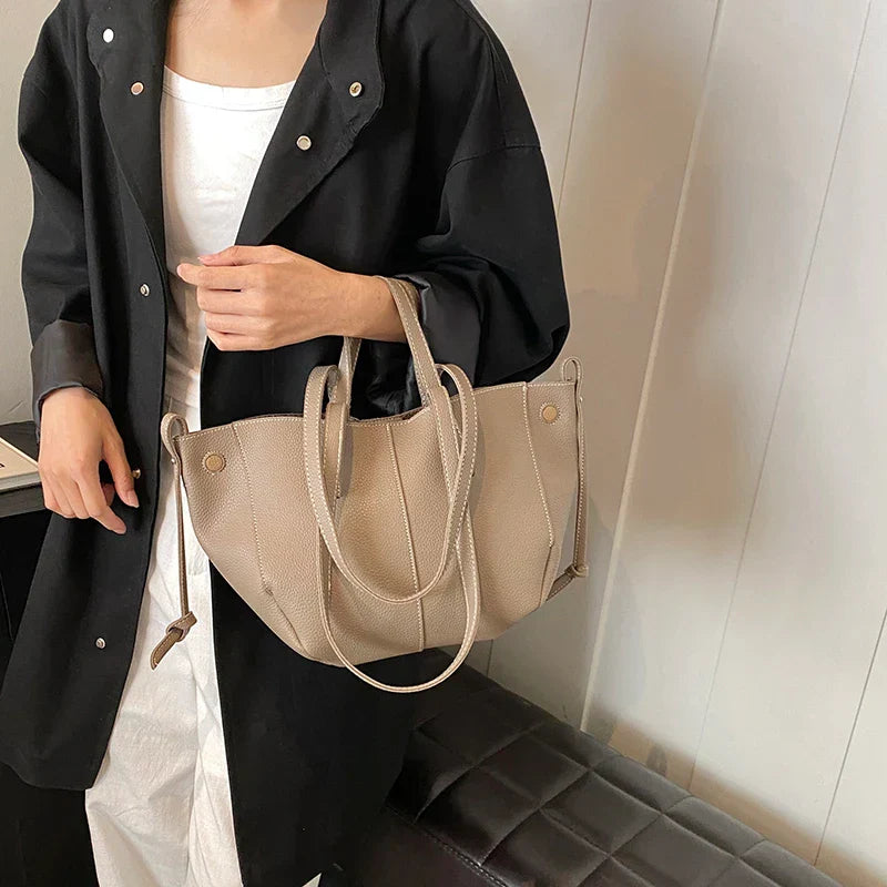 Britta | Elegante Damen-Umhängetasche aus Kunstleder